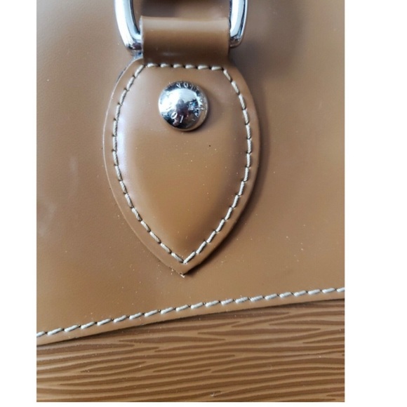 Authentic Louis Vuitton Epi Passy GM Shoulder
Hand Bag Brown with shoulder strap - Picture 8 of 15